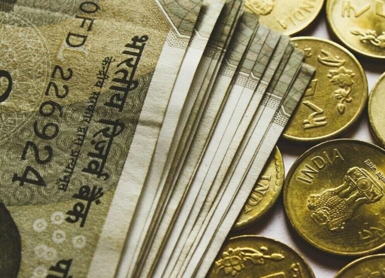मोदी सरकार के 12 साल में रुपया 62% कमजोर, अर्थव्यवस्था की रफ्तार पर उठे सवाल