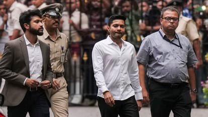 विधानसभा हस्ताक्षर विवाद: CID मुख्यालय पहुंचे अभिषेक बनर्जी, हाईकोर्ट के निर्देश पर हुई पूछताछ